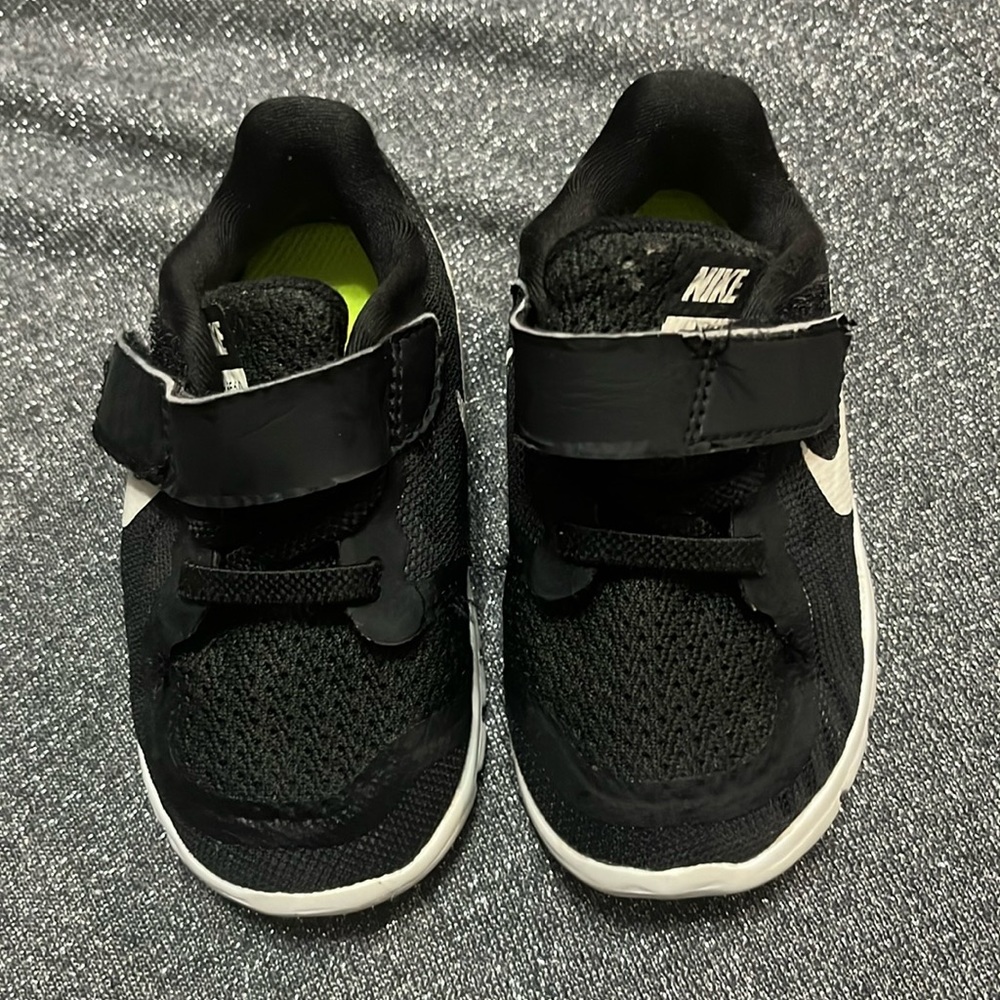 Baby shoes NIKE size 5